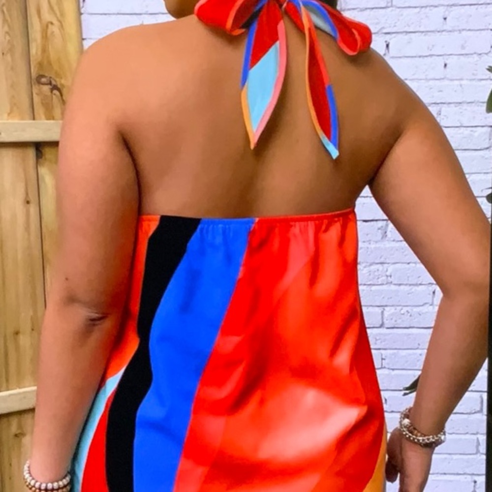 Tie neck Top - Picture 2 of 8